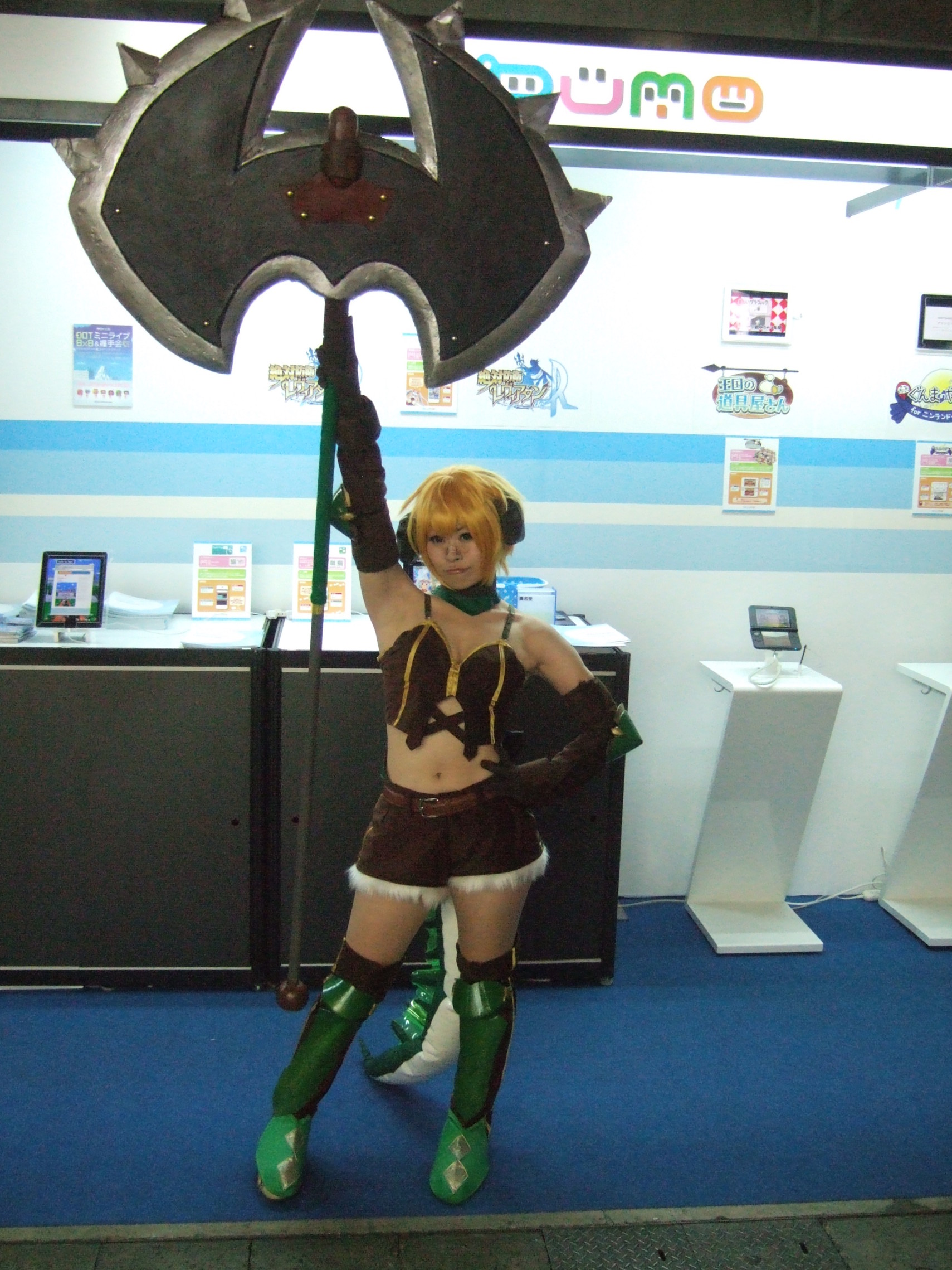 TGS 2014 Booth Babe 10